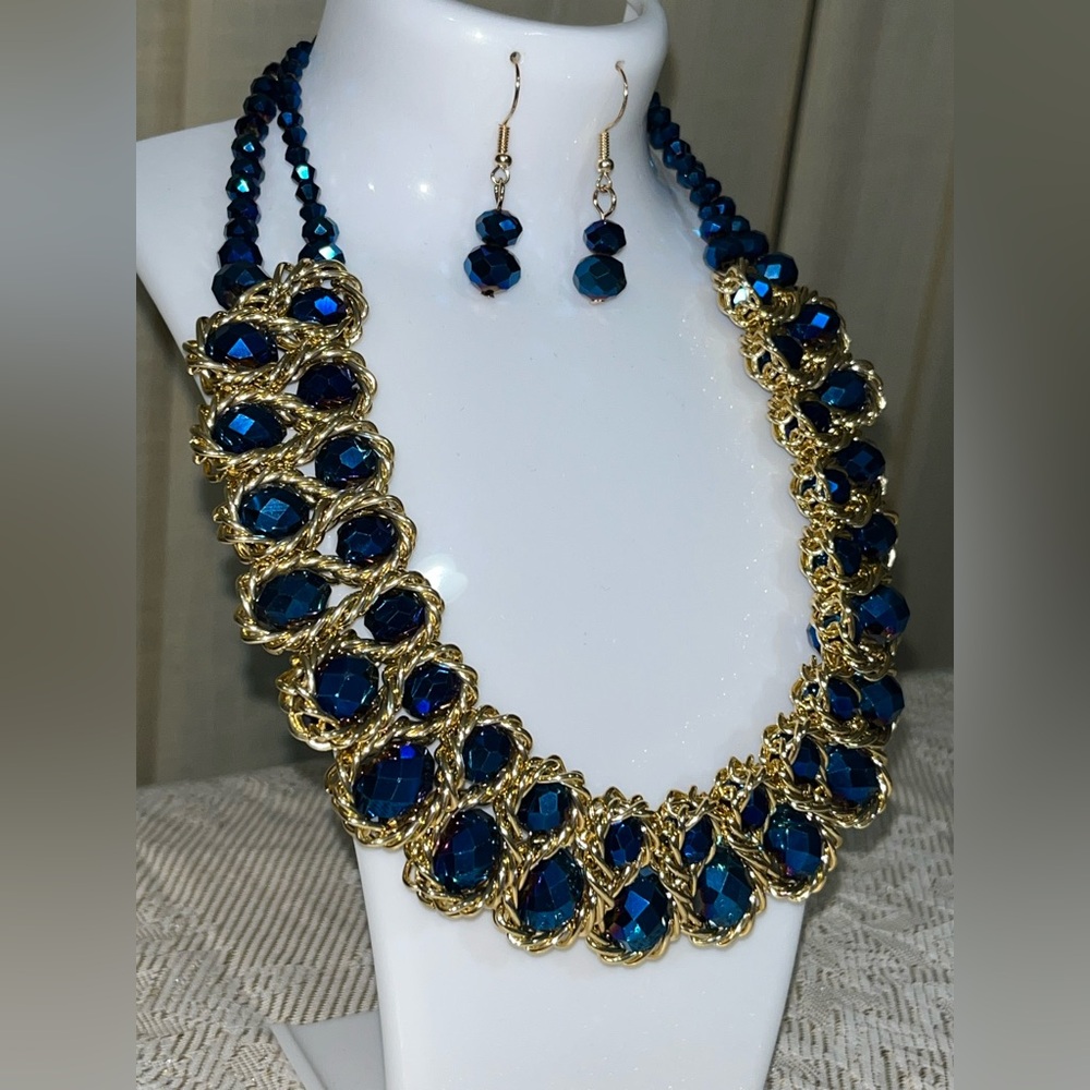 Elegant Blue and Gold Faceted Necklace and Earring Set NEW! - Picture 3 of 5